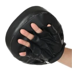 Merkloos Boks Pad - Afweer Stootkussen - 1 Stuk - Handpad Voor Boksen, Muay, Thai, MMA En Kickboks - Professioneel Sparkussen - Zwart - Bokspads - Hand Pad - Universeel 5 Merkloos Boks Pad - Afweer Stootkussen - 1 Stuk - Handpad Voor Boksen, Muay, Thai, MMA En Kickboks - Professioneel Sparkussen - Zwart - Bokspads - Hand Pad - Universeel -Merkloos Verkoop 1177x1200 4