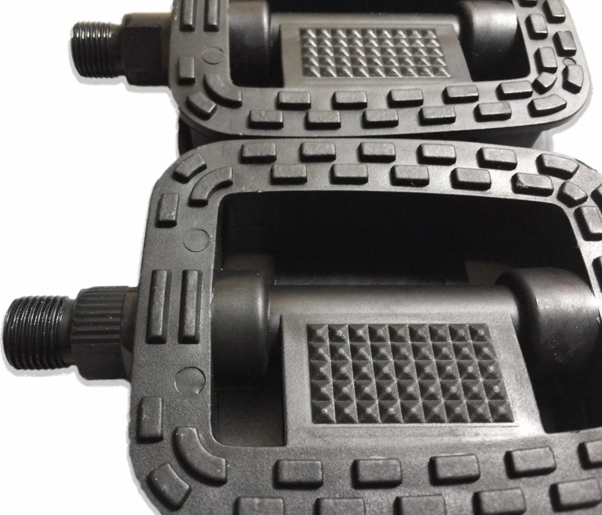 Anti-Slip Fietspedalen Set Met Reflectoren - Zwart - Fiets Pedalen - Fietstrappers - Losse Trappers - 2 STUKS 4 Anti-Slip Fietspedalen Set Met Reflectoren - Zwart - Fiets Pedalen - Fietstrappers - Losse Trappers - 2 STUKS - Afbeelding 4