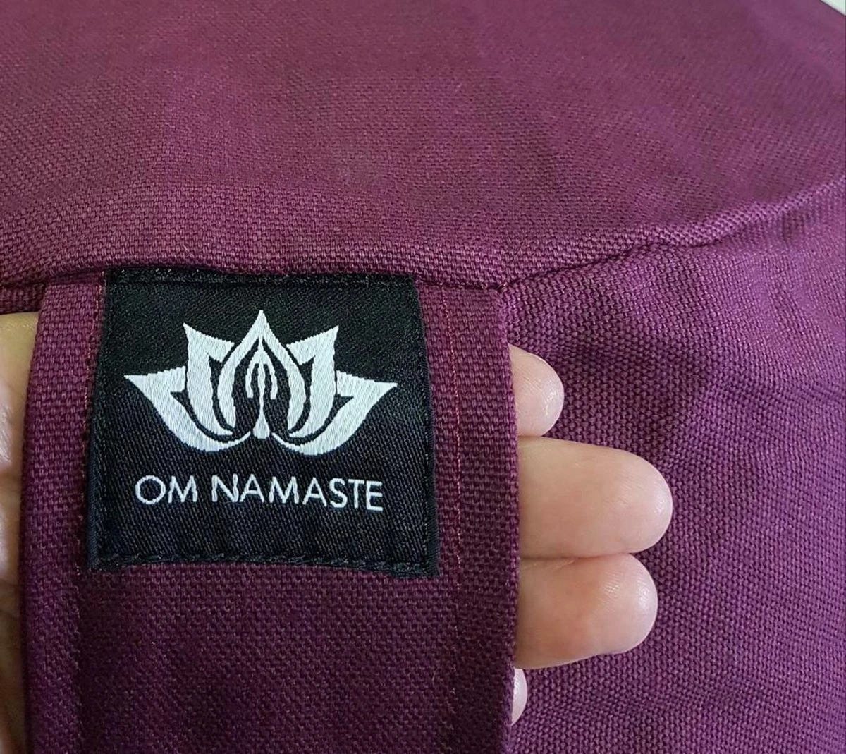 Om Namaste Meditatiekussen Rond - Pro Rondo - Bordeaux Paars 2 Om Namaste Meditatiekussen Rond - Pro Rondo - Bordeaux Paars - Afbeelding 2