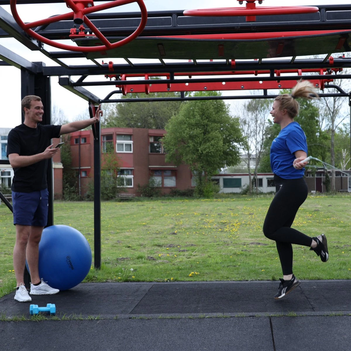 Silvergear Smart Springtouw - 4 Uitdagende Workout Standen - Track Het Aantal Verbrande Calorieën - Slaat Alle Workouts Overzichtelijk Op In De App 6 Silvergear Smart Springtouw - 4 Uitdagende Workout Standen - Track Het Aantal Verbrande Calorieën - Slaat Alle Workouts Overzichtelijk Op In De App - Afbeelding 6