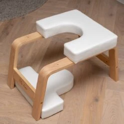 Me Time Yogastoel - Incl. Gratis Weerstandsband En Workout Poster - Wit - Meditatie Bankje - Hoofdstand Bankje - Yoga Kruk - Inversie Stoel - Yoga Trainer - Yoga Stoel - Handstand Trainer - Meditatiestoel - Omgekeerde Stoel - Yogabank - Feet Up -Merkloos Verkoop 1200x1200 1256