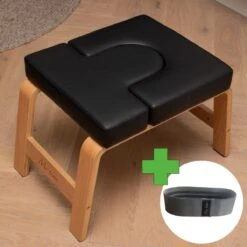 Me Time Yogastoel - Incl. Gratis Weerstandsband En Workout Poster - Zwart - Meditatie Bankje - Hoofdstand Bankje - Yoga Kruk - Inversie Stoel - Yoga Trainer - Yoga Stoel - Handstand Trainer - Meditatiestoel - Omgekeerde Stoel - Yogabank - Feet Up