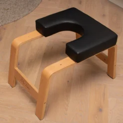 Me Time Yogastoel - Incl. Gratis Weerstandsband En Workout Poster - Zwart - Meditatie Bankje - Hoofdstand Bankje - Yoga Kruk - Inversie Stoel - Yoga Trainer - Yoga Stoel - Handstand Trainer - Meditatiestoel - Omgekeerde Stoel - Yogabank - Feet Up -Merkloos Verkoop 1200x1200 1277