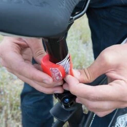 WVspecials Fietsverlichting Voor En Achter - Fietslamp - Siliconen - Rood En Wit - Siliconen LED Fiets Lampjes - Verlichting Set - Achterlicht - Voorlicht - Koplamp - Rood - Wit -Merkloos Verkoop 1200x1200 2199