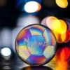 Norman® Lichtgevende Voetbal – Reflecterende En Holografische Bal – Kinderen En Volwassenen – Perfecte Verjaardag Cadeau – Maat 5