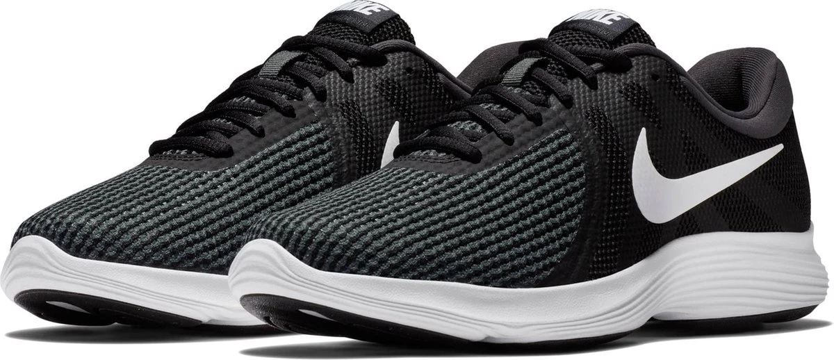 Nike Revolution 4 Eu Heren Sportschoenen - Black/White - Maat 44.5 1 Nike Revolution 4 Eu Heren Sportschoenen - Black/White - Maat 44.5