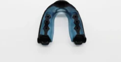 RSB Sports | Kickboks Bitje - Gebitsbeschermer Kleur Blauw En Opbergdoosje - Vechtsport-boksen-kickboksen-hockey-rugby En Alle Andere Sporten -Merkloos Verkoop 1200x617 1