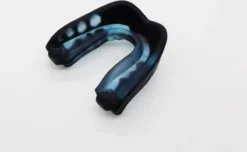 RSB Sports | Kickboks Bitje - Gebitsbeschermer Kleur Blauw En Opbergdoosje - Vechtsport-boksen-kickboksen-hockey-rugby En Alle Andere Sporten -Merkloos Verkoop 1200x738 1