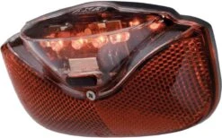 AXA Omega - Fiets Achterlicht - LED Fietsverlichting Op Batterij – Auto On/off Systeem - 50-80 Mm - Rood 9 AXA Omega - Fiets Achterlicht - LED Fietsverlichting Op Batterij – Auto On/off Systeem - 50-80 Mm - Rood -Merkloos Verkoop 1200x749 3