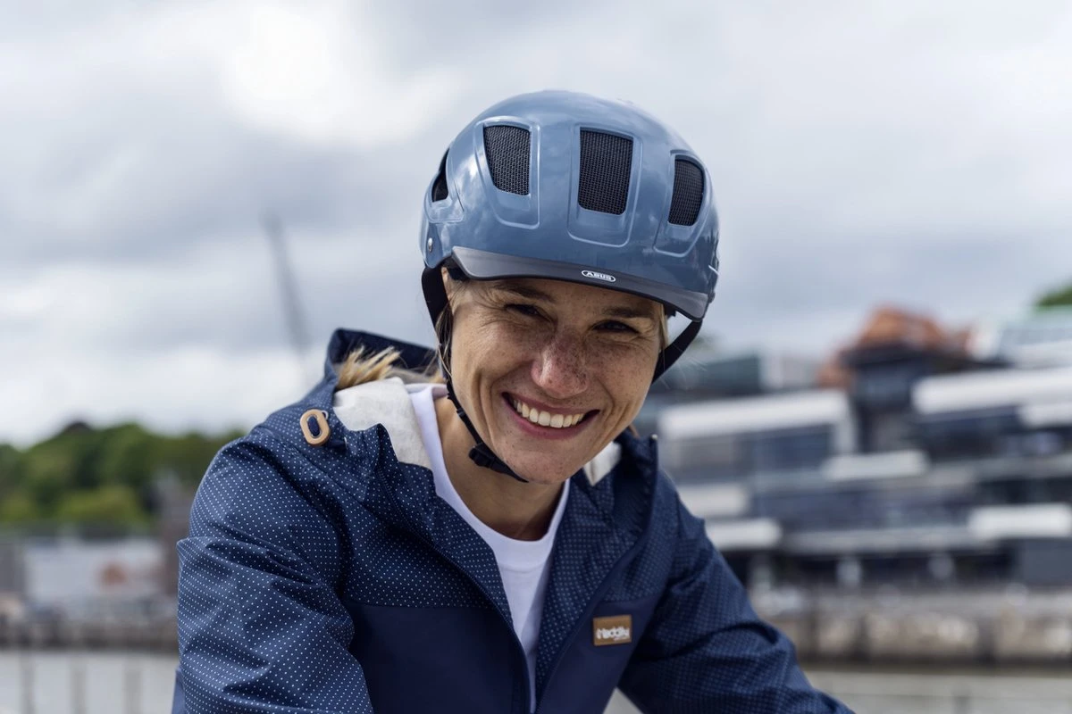 ABUS Hyban 2.0 Fietshelm - Maat M (52-58 Cm) - Velvet Black 5 ABUS Hyban 2.0 Fietshelm - Maat M (52-58 Cm) - Velvet Black - Afbeelding 5