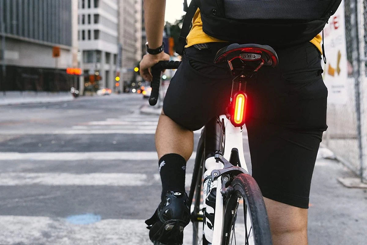 Kryptonite Avenue F-150 / R-75 Verlichtingset LED Accu - Zwart 4 Kryptonite Avenue F-150 / R-75 Verlichtingset LED Accu - Zwart - Afbeelding 4