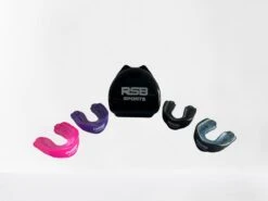 RSB Sports | Kickboks Bitje - Gebitsbeschermer Kleur Zwart En Opbergdoosje - Vechtsport-boksen-kickboksen-hockey-rugby En Alle Andere Sporten