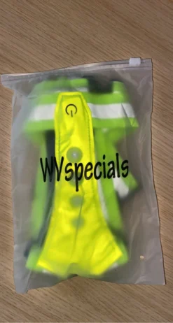 WVspecials® Hardloopvest Met Verlichting - Hardloopverlichting - Hardloopvest - Veiligheidsvest - Hardloop Accessoires - Hardloopvest Led - Fiets/Hardloop/Wandel Sport Vest - Wit & Rood LED - Running Vest - One Size - Black Friday - Sinterklaas -Merkloos Verkoop 642x1200
