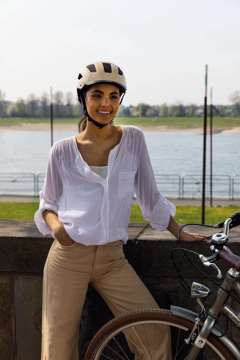 ABUS Hyban 2.0 Fietshelm - Maat M (52-58 Cm) - Velvet Black 4 ABUS Hyban 2.0 Fietshelm - Maat M (52-58 Cm) - Velvet Black - Afbeelding 4