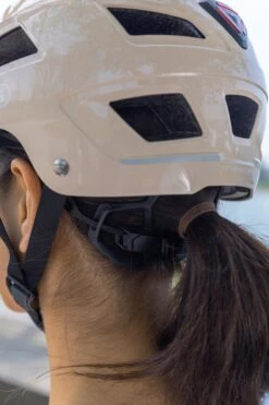 ABUS Hyban 2.0 Fietshelm - Maat M (52-58 Cm) - Velvet Black 15 ABUS Hyban 2.0 Fietshelm - Maat M (52-58 Cm) - Velvet Black -Merkloos Verkoop 800x1200 30