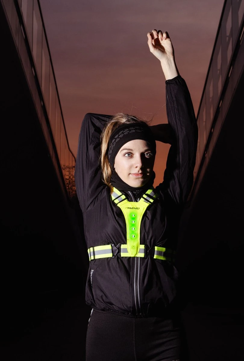 Avento Sport Veiligheidsvest - Oplaadbaar - Met USB - LED 6 Avento Sport Veiligheidsvest - Oplaadbaar - Met USB - LED - Afbeelding 6