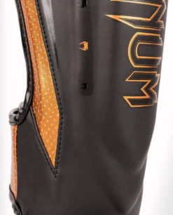 Venum Elite Evo Kickboks Scheenbeschermers Zwart Brons Maat M -Merkloos Verkoop 969x1200 1